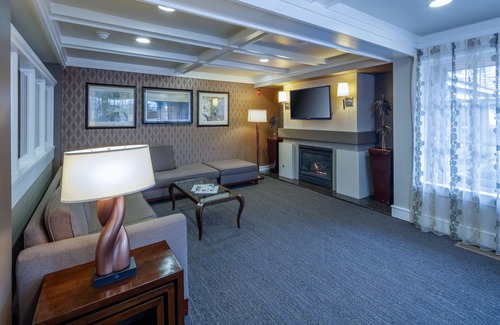 West Bellevue Hotel | Red Lion Hotel Bellevue