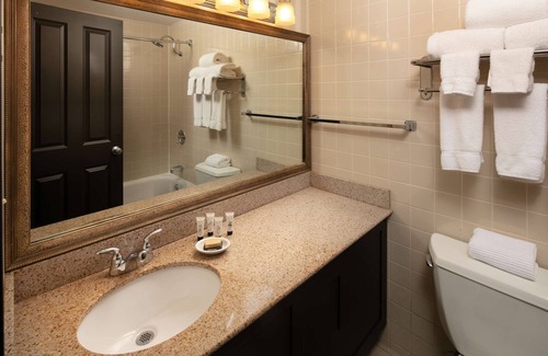 West Bellevue Hotel | Red Lion Hotel Bellevue