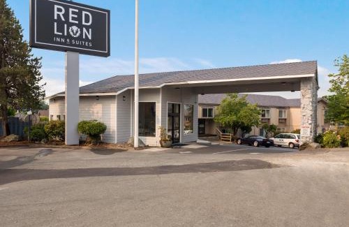 Grants Pass Hotel | Red Lion Inn & Suites Grants Pass