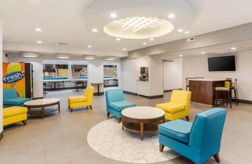 Merry Oaks Hotel | Red Lion Inn & Suites Nashville Airport