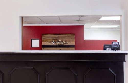 Mitchell Hotel | Red Lion Inn & Suites Saint Louis