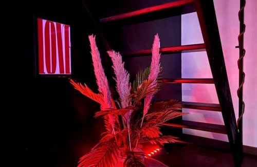 Souppes-sur-Loing Apartment | Red love-room/Balnéo & plus !