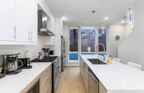 Leschi Apartment | Red Maple Retreat in Judkins Park