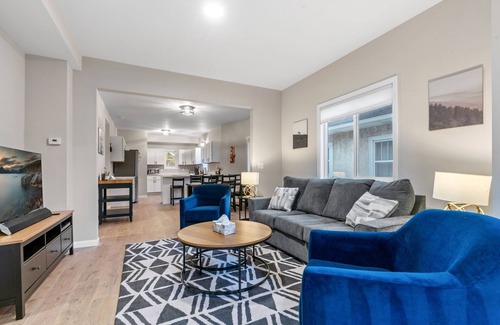 Regina Cottage | Red Maple