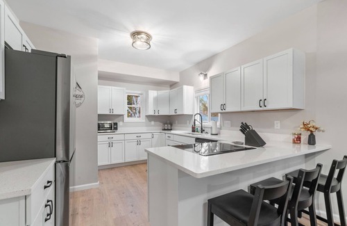 Regina Cottage | Red Maple