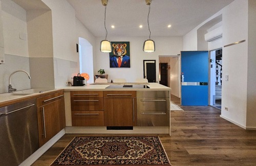 Mariahilf Apartment | Red Palm - central, cozy