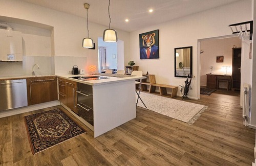 Mariahilf Apartment | Red Palm - central, cozy