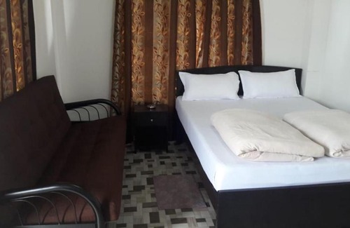 Shillong Bed & Breakfast | Red Pine Guest House