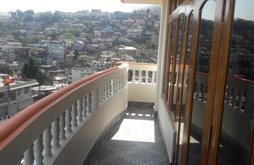 Shillong Bed & Breakfast | Red Pine Guest House