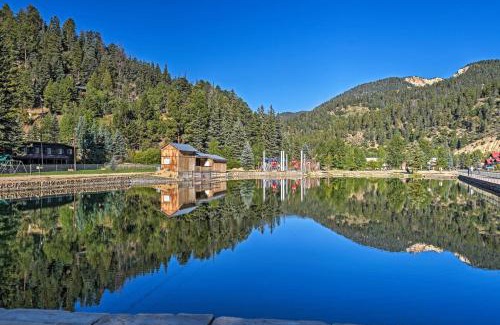 Red River House | Red River Townhome with Balcony and Mtn Views!