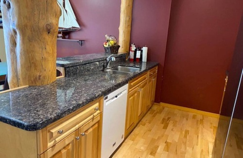 Rossland Condo | Red Rob #5 Red Mountain