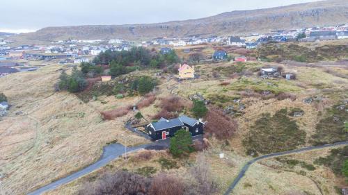 Torshavn House | Red Robin - Vacation homes next to Svartifossur waterfall