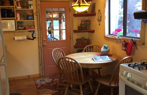 Sedona House | Red rock canyon views! Private. Everything you need. Artist touches abound