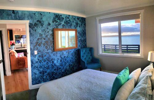 Clarks Beach House | Red Rock Cottage, beachfront luxury