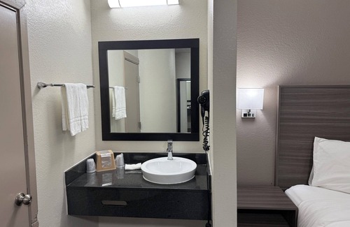 Round Rock Hotel | Red Roof Inn Austin - Round Rock