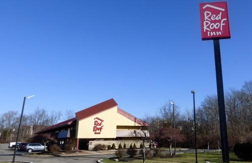Latonia Hotel | Red Roof Inn Cincinnati East - Beechmont