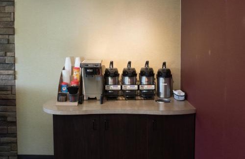Blue Ash Hotel | Red Roof Inn Cincinnati Northeast - Blue Ash