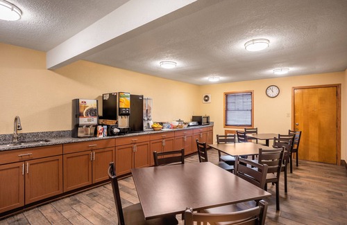 Berwick Hotel | Red Roof Inn Des Moines