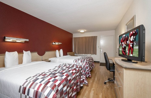 Dearborn Hotel | Red Roof Inn Detroit - Dearborn/Greenfield Village