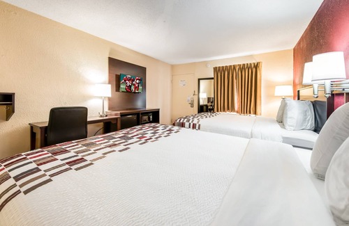 Marion Hotel | Red Roof Inn Marion, IN