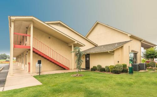 Central Oklahoma City Hotel | Red Roof Inn Oklahoma Airport I 40 W Fairgrounds
