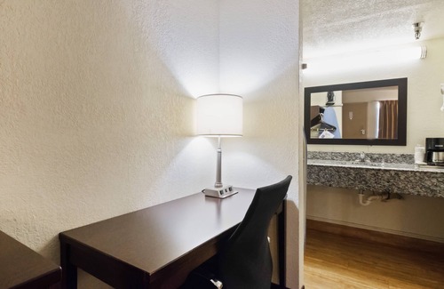Central Oklahoma City Hotel | Red Roof Inn Oklahoma Airport – I-40 W/Fairgrounds