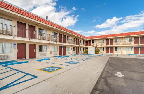 Alhambra Hotel | Red Roof Inn Phoenix- Midtown