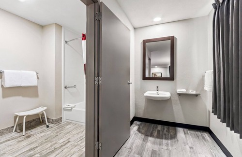 Deer Valley Hotel | Red Roof Inn Phoenix North - I-17 at Bell Rd