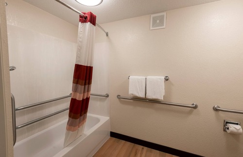 Thurston Hotel | Red Roof Inn PLUS+ Ann Arbor - U of Michigan North