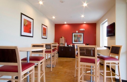 Beaumont Hotel | Red Roof Inn & Suites Beaumont