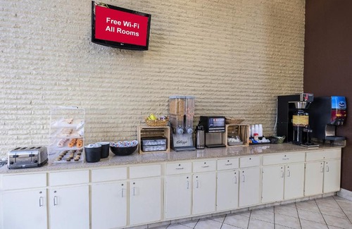 Elyria Hotel | Red Roof Inn & Suites Cleveland - Elyria
