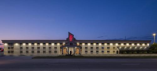 Elyria Hotel | Red Roof Inn & Suites Cleveland - Elyria