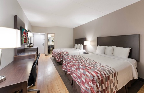 Lincoln Village Hotel | Red Roof Inn & Suites Columbus - West Broad