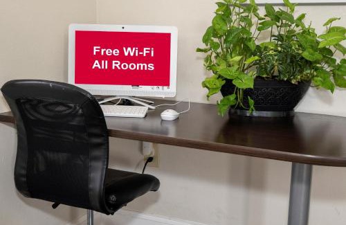 Oxford Hotel | Red Roof Inn & Suites Oxford