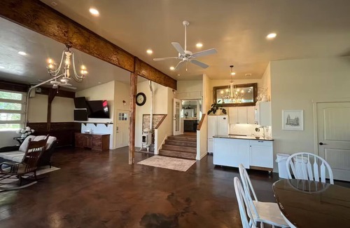 Nampa House | Red Roof Lodge/hot tub/18 beds
