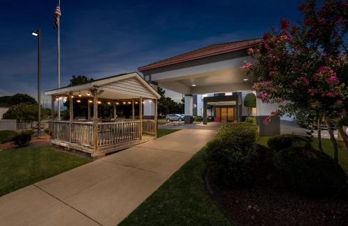 Henderson Hotel | Red Roof PLUS Henderson