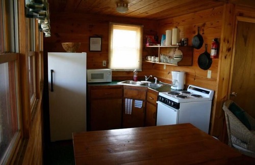 Heidelberg Cabin | Red Roof - Two story cabin Red Roof Cabin Lakefront