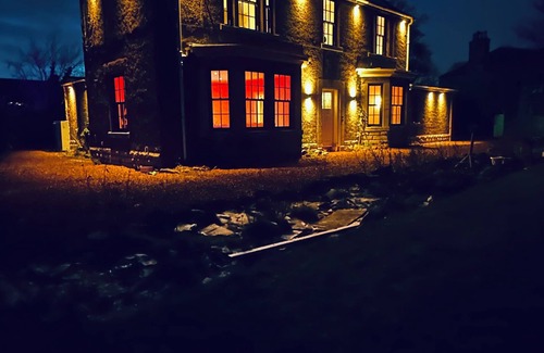 Newtongrange House | Red Roofs | 5BR Luxury | Near Edinburgh | EV Point