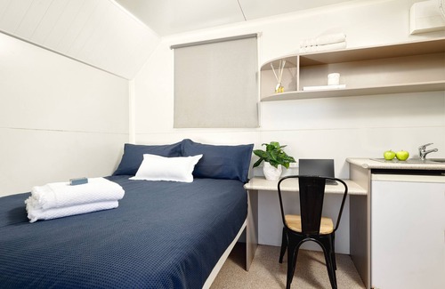 Newman Hotel | Red Sands Accommodation Newman