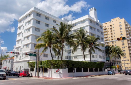 Mid Beach Hotel | Red South Beach Hotel