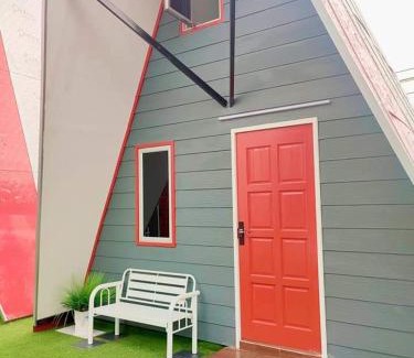 Kerteh Hotel | Red Triangle Cottage Roomstay