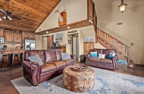 Gore House | Redbud Lane Cabin at Lake Tenkiller