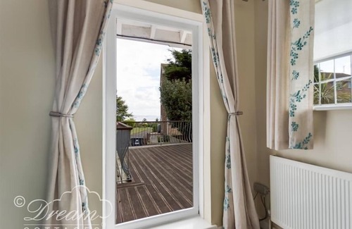 Weymouth Cottage | REDCLIFF VIEW LODGE, family friendly, with a garden in Weymouth