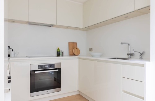 Redcliffe Apartment | Redcliffe Road V by onefinestay