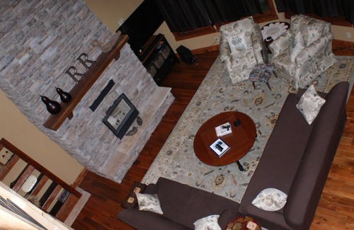 Rock Harbor House | Redden's Roost; snuggle into a lakefront nest with a gorgeous bird's eye view