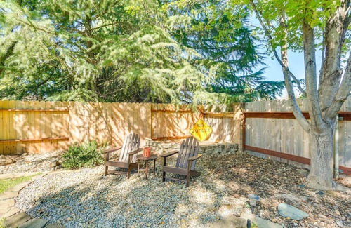 Redding Cottage | Redding Home w/Patio Near Fishing!