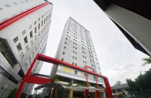 Surabaya House | RedDoorz Apartment near Bundaran Satelit Surabaya