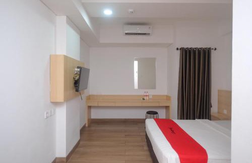 Surakarta House | RedDoorz Apartment near Exit Toll Colomadu
