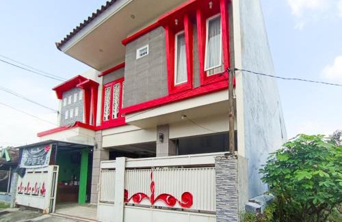 Madiun Hotel | RedDoorz at Griya Jeniee Near Stadion Wilis Madiun