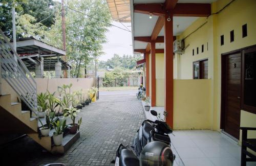 Mataram Hotel | RedDoorz at Hening Homestay